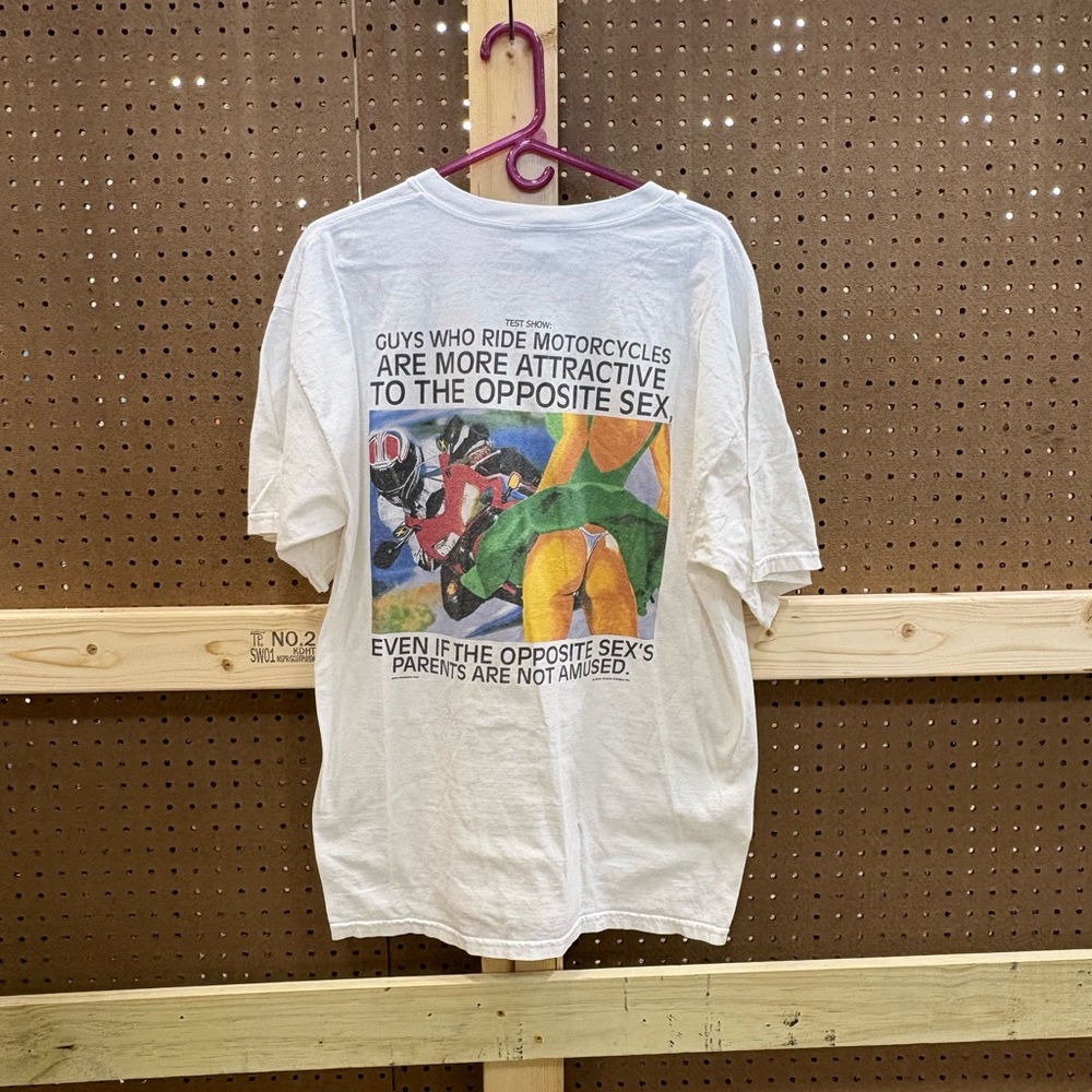 ITEM#18 2004 xtreme design Inc. T-shirt size XL

22x29